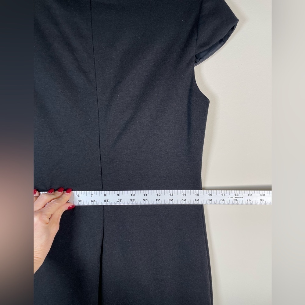 TRINA TURK Black Cut Out Stretch wool Feather Trimmed Sheath Dress Sz 6 
LBD - Picture 8 of 14